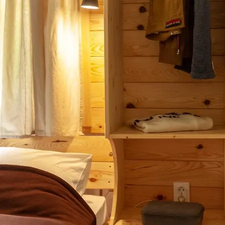 Nocleg ze śniadaniem Backcountry *